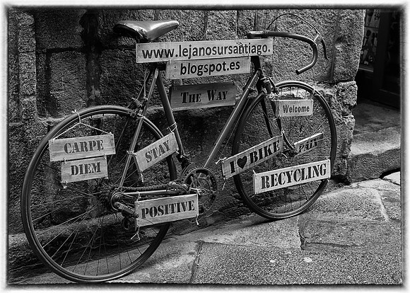 DSCF2764_bike_Santiago_5x7_ border