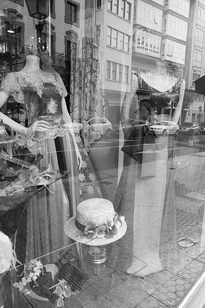 DSCF2704_Santiago_dress shop reflection1